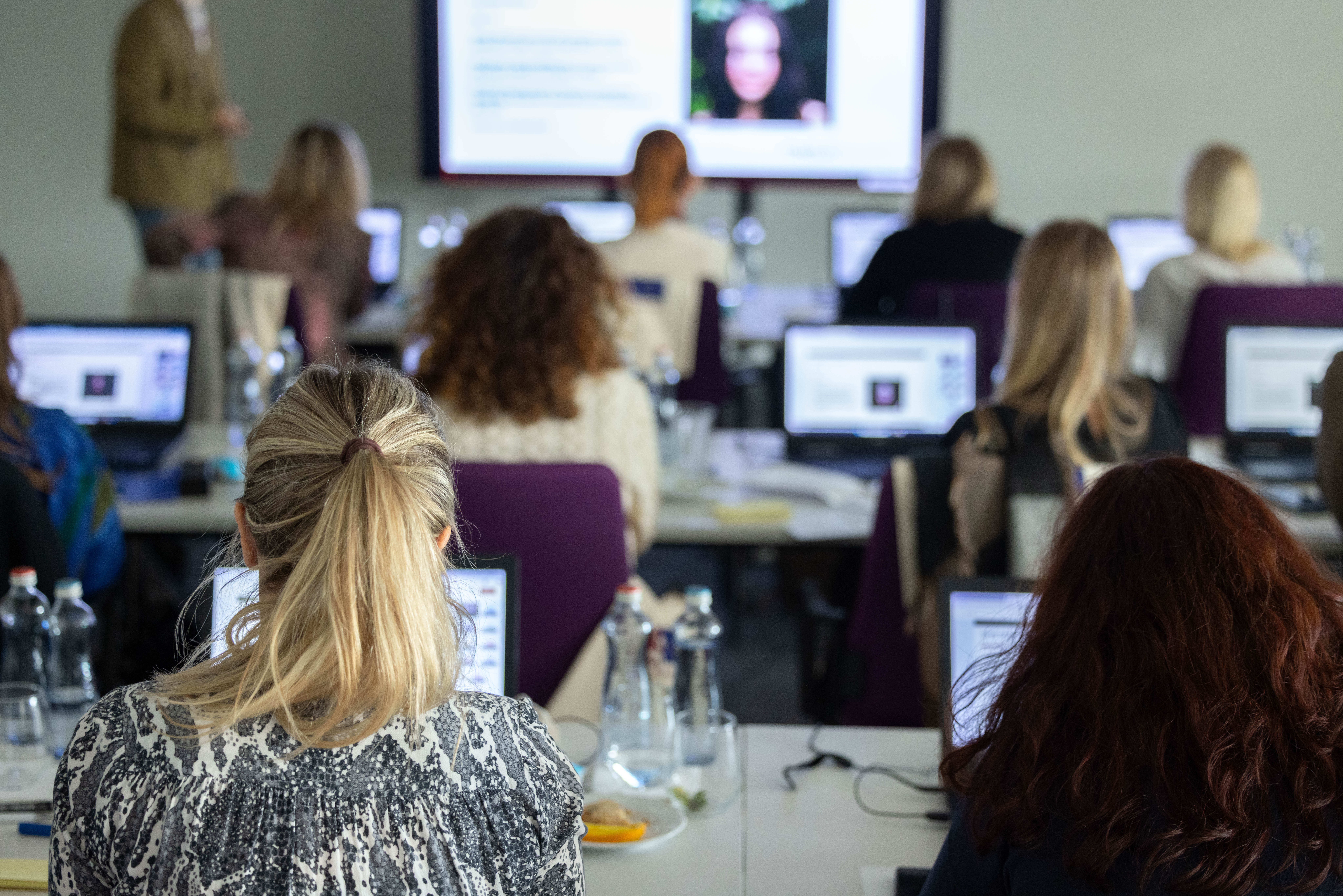 Managing communications channels 11